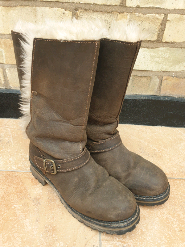 caterpillar fur lined boots